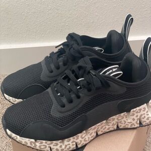 Reebok Sneakers size 7.5